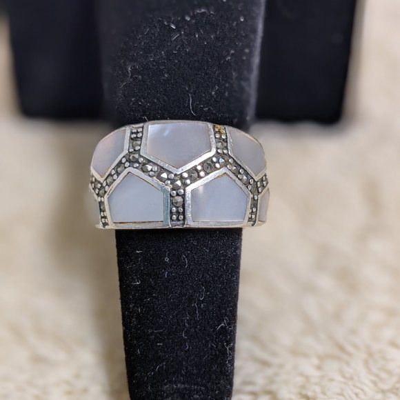 Jewelry - VTG Mother of Pearl/Marcasite Sterling Silver Ring